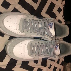 Nike Air Force 1 '07 LV8 "Lt Smoke Grey/Marina/White" Men's Shoe